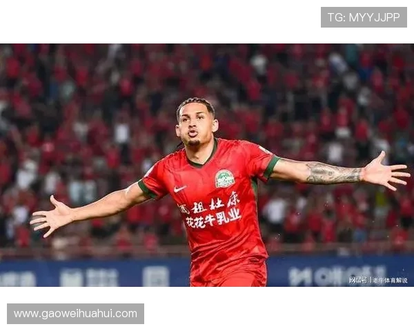 阿奇姆彭被纳萨里奥恶搞后爆粗用中文怒斥WCNMLGB引发热议